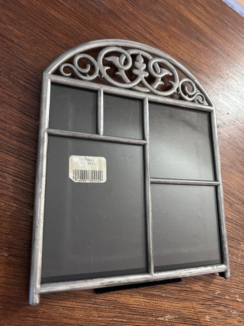 Metal picture frame